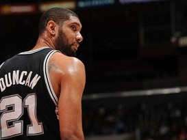 这是一个关于NBA休赛期交易与签约悬念的选题。虽然阿里扎已经退役，但我们可以站在假如或历史回顾的角度，写一篇文章，探讨他是否可能（或曾经可能）重返湖人