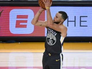 库里单场13记三分是哪场比赛？回顾那场改变NBA历史的三分风暴