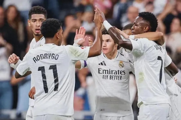 皇马3-0阿拉维斯,银河战舰平稳启航,新赛季西甲争冠之路初露锋芒 皇马3-0阿拉维斯,银河战舰平稳启航,新赛季西甲争冠之路初露锋芒