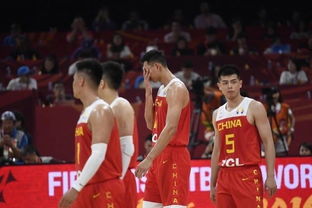 战鼓再响，CCTV5直播中国男篮现场，热血与希望的交织之夜