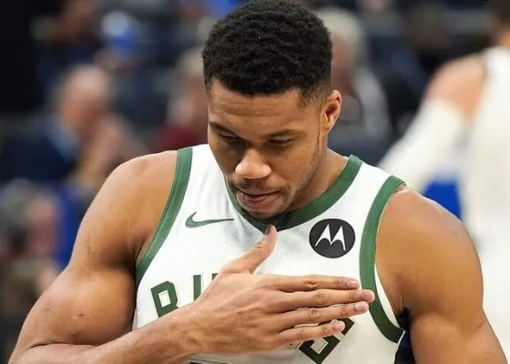 雄鹿vs勇士胜负预测，字母哥大战库里，谁将笑到最后？